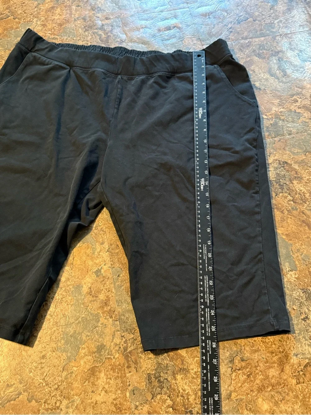 d & Co Women's 2X Black Athletic Performance Shorts with Elastic Waist